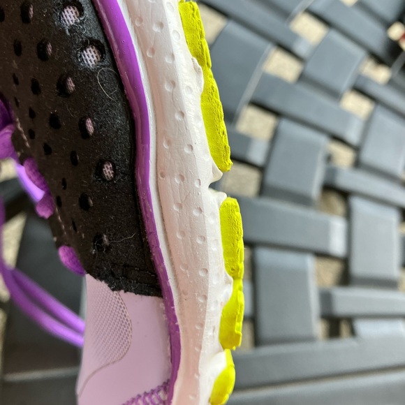 Under Armour Micro G kicks - Picture 8 of 8